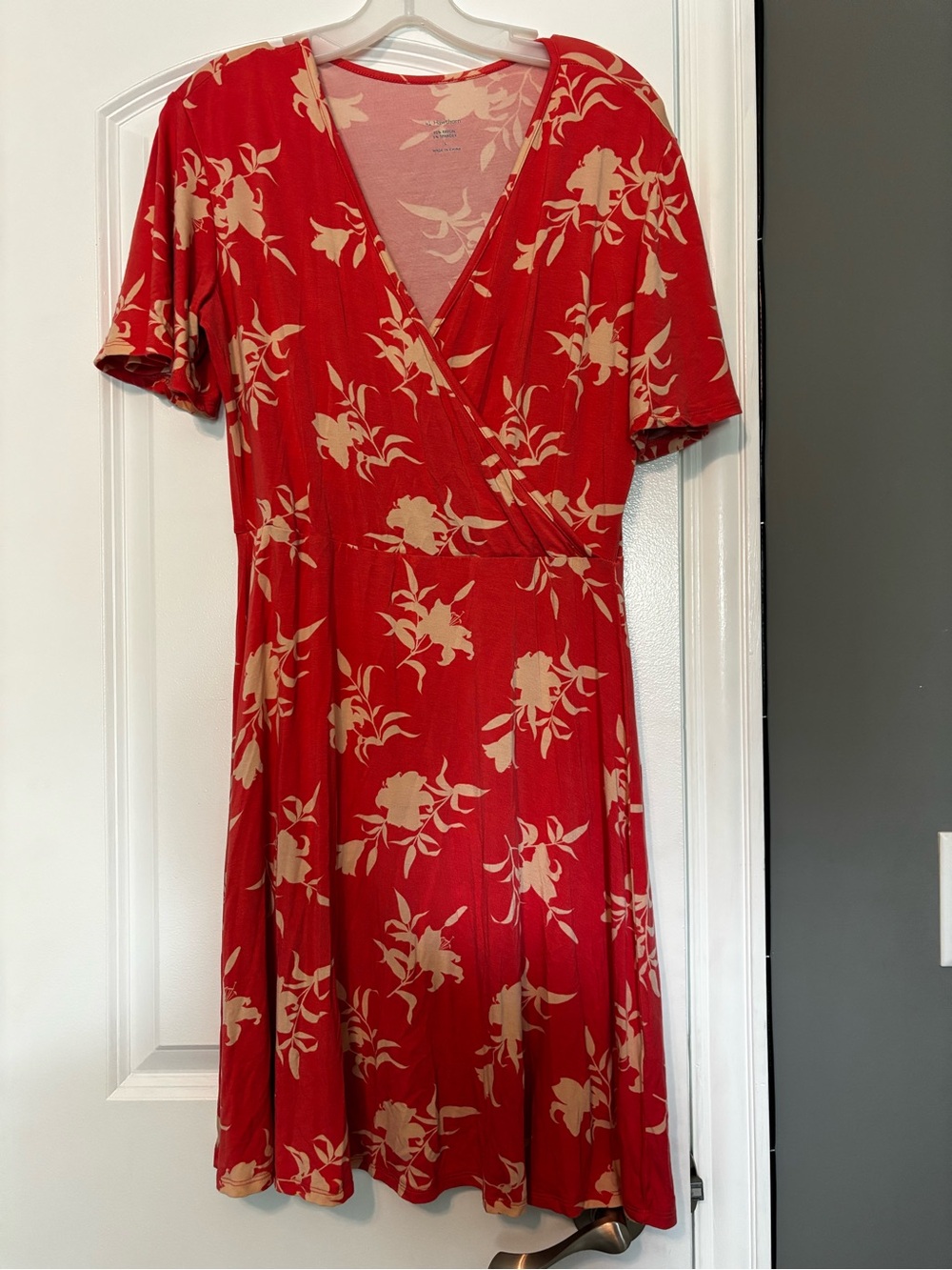 41 Hawthorn Pink Floral Wrap Dress - Beige Print Large